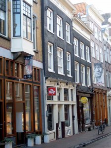 Reestraat 11 1ste verd. <B> Te Huur</B>  